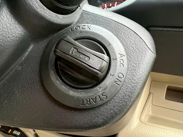 セレナ 20G 両側電動スライドドア・ETC・バックカメラ・スマートキー・電動格納ミラー・ウォークスルー・フォグランプ・盗難防止装置・アルミホイール・ABS・ディスチャージヘッドライト・オートライト・フルフラット(19枚目)