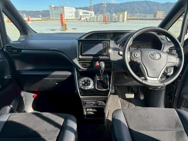 ヴォクシー ＺＳ　煌ＩＩＩ　禁煙車・後期型・両側電動スライドドア・ハーフレザー・フルセグＴＶ・ビルトインＥＴＣ・衝突軽減ブレーキ・アイドリングストップ・レーンキープ・オートマチックハイビーム・純正アルミ（58枚目）
