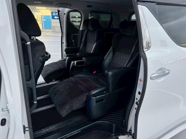 ヴェルファイア ２．５Ｚ　Ｇエディション　禁煙車・両側電動スライドドア・パワーシート・フリップダウンモニター・ステアリングヒーター・ドライブレコーダー・フルセグＴＶ・ビルトインＥＴＣ・純正アルミホイール・クルコン（32枚目）