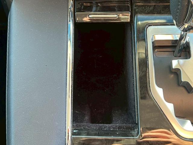 アルファード ２．５Ｓ　Ｃパッケージ　禁煙車・フリップダウンモニター・後部座席エアコン・地デジ対応ナビ・バックカメラ・ＬＥＤヘッドランプ・フロントフォグランプ・ビルトインＥＴＣ・両側パワースライドドア・モデリスタエアロ（37枚目）