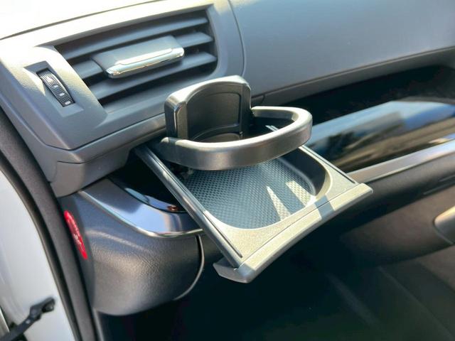 アルファード ２．５Ｓ　Ｃパッケージ　禁煙車・フリップダウンモニター・後部座席エアコン・地デジ対応ナビ・バックカメラ・ＬＥＤヘッドランプ・フロントフォグランプ・ビルトインＥＴＣ・両側パワースライドドア・モデリスタエアロ（43枚目）