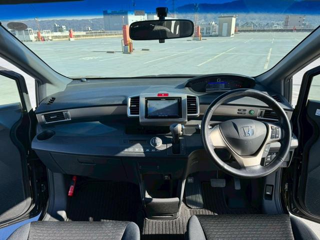 フリードハイブリッド 禁煙車・クルーズコントロール・BluetoothAudio対応・フルフラットシート・パワースライドドア・電動格納ミラー・ディスチャードランプ・ECONモードスイッチ(7枚目)