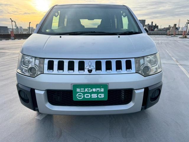 デリカＤ：５ Ｇ　ナビパッケージ　禁煙車・クルーズコントロール・３列シート・フルフラットシート・ＥＴＣ・純正１８インチイルミ・純正キセノンライト・カラーバックモニター・パワースライドドア・純正ナビ（14枚目）