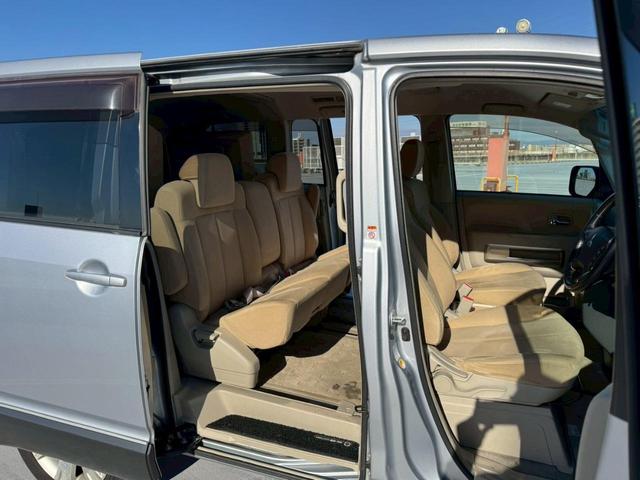 デリカＤ：５ Ｇ　ナビパッケージ　禁煙車・クルーズコントロール・３列シート・フルフラットシート・ＥＴＣ・純正１８インチイルミ・純正キセノンライト・カラーバックモニター・パワースライドドア・純正ナビ（34枚目）