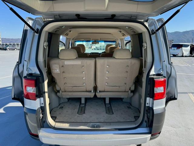 デリカＤ：５ Ｇ　ナビパッケージ　禁煙車・クルーズコントロール・３列シート・フルフラットシート・ＥＴＣ・純正１８インチイルミ・純正キセノンライト・カラーバックモニター・パワースライドドア・純正ナビ（40枚目）