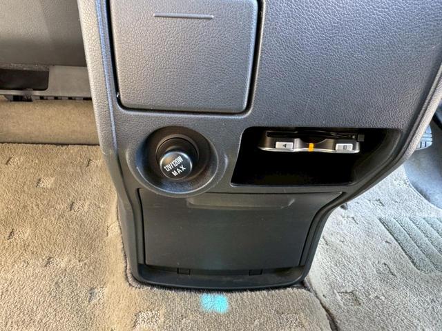 デリカＤ：５ Ｇ　ナビパッケージ　禁煙車・クルーズコントロール・３列シート・フルフラットシート・ＥＴＣ・純正１８インチイルミ・純正キセノンライト・カラーバックモニター・パワースライドドア・純正ナビ（62枚目）