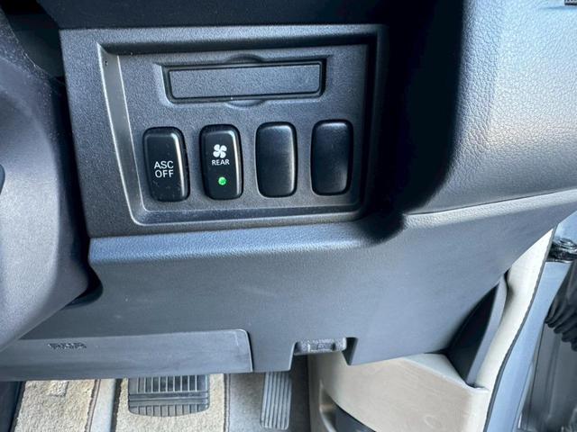 デリカＤ：５ Ｇ　ナビパッケージ　禁煙車・クルーズコントロール・３列シート・フルフラットシート・ＥＴＣ・純正１８インチイルミ・純正キセノンライト・カラーバックモニター・パワースライドドア・純正ナビ（63枚目）