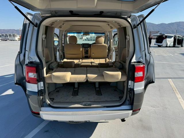 デリカＤ：５ Ｇ　ナビパッケージ　禁煙車・クルーズコントロール・３列シート・フルフラットシート・ＥＴＣ・純正１８インチイルミ・純正キセノンライト・カラーバックモニター・パワースライドドア・純正ナビ（78枚目）