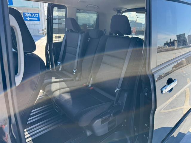 セレナ ハイウェイスター　ＶセレクションＩＩ　禁煙車・障害物センサー・フリップダウンモニター・全周囲カメラ・地デジ対応ナビ・ＬＥＤヘッドランプ・フロントフォグランプ・後部座席エアコン・フルフラットシート・スマートキー・３列シート・（31枚目）