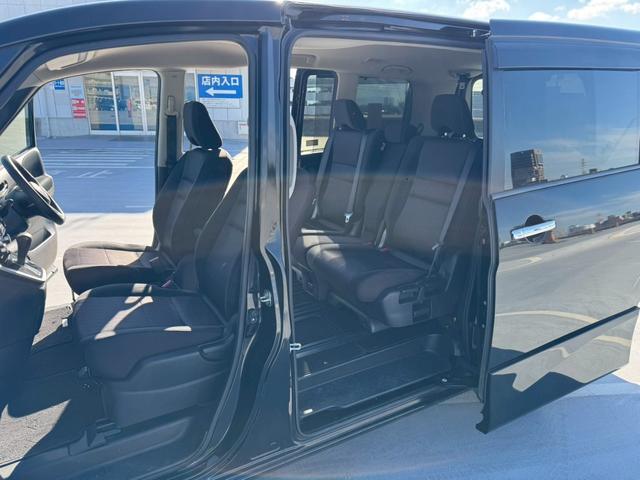 セレナ ハイウェイスター　ＶセレクションＩＩ　禁煙車・障害物センサー・フリップダウンモニター・全周囲カメラ・地デジ対応ナビ・ＬＥＤヘッドランプ・フロントフォグランプ・後部座席エアコン・フルフラットシート・スマートキー・３列シート・（38枚目）