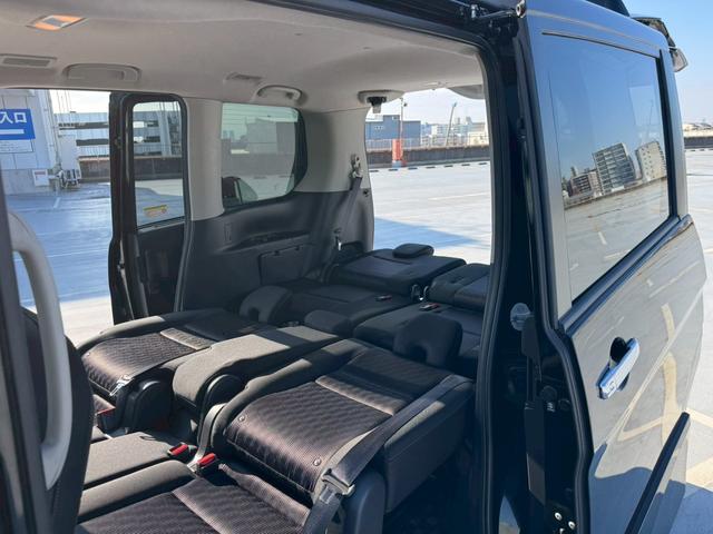 セレナ ハイウェイスター　Ｖセレクション　禁煙車・ＬＥＤヘッドランプ・フロントフォグランプ・ドライブレコーダー・フリップダウンモニター・後部座席エアコン・ビルトインＥＴＣ・両側パワースライドドア・全周囲カメラ・フルフラットシート（29枚目）