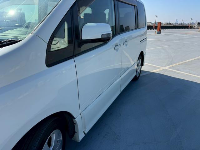 セレナ ハイウェイスター　Ｖセレクション　禁煙車・ＨＩＤヘッドライト・フロントフォグランプ・バックカメラ・３列シート・フルフラットシート・ビルトインＥＴＣ・両側パワースライドドア・後部座席エアコン・ウォークスルー（64枚目）