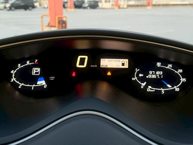 セレナ ハイウェイスターＳ－ＨＶアドバンスドセーフティパック　後期型・禁煙車・両側パワースライドドア・衝突被害軽減ブレーキ・障害物センサー・クルーズコントロール・３列シート・後部座席エアコン・フルフラットシート・ドライブレコーダー（14枚目）