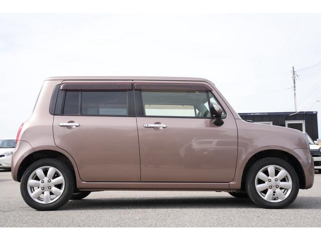 アルトラパン １０ｔｈアニバーサリーリミテッド　社外ナビ／ワンセグ／プッシュスタート／レーダー／ＥＴＣ／シートヒーター／スマートキー／キーレスエントリー／アルミホイール／フルフラットシート／ベンチシート／盗難防止システム（19枚目）