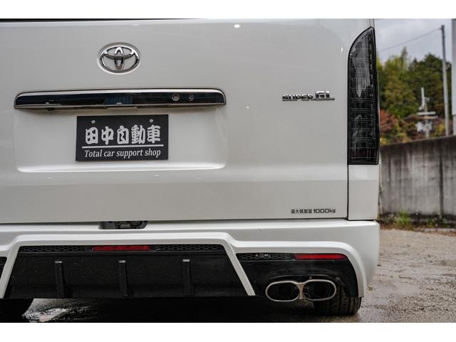 ハイエースバン スーパーＧＬ　ダークプライム　社外ナビ／フルゼク／バックカメラ／ＥＴＣ／ローダウン／エアロパーツ「フロント、リア、サイド」／デイトナホイール／ベッドキット／社外ヘッドライト／社外テールランプ／後席モニター／両側パワースライドドア（24枚目）