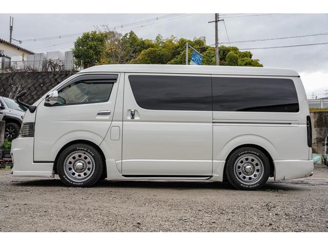 ハイエースバン スーパーＧＬ　ダークプライム　社外ナビ／フルゼク／バックカメラ／ＥＴＣ／ローダウン／エアロパーツ「フロント、リア、サイド」／デイトナホイール／ベッドキット／社外ヘッドライト／社外テールランプ／後席モニター／両側パワースライドドア（32枚目）