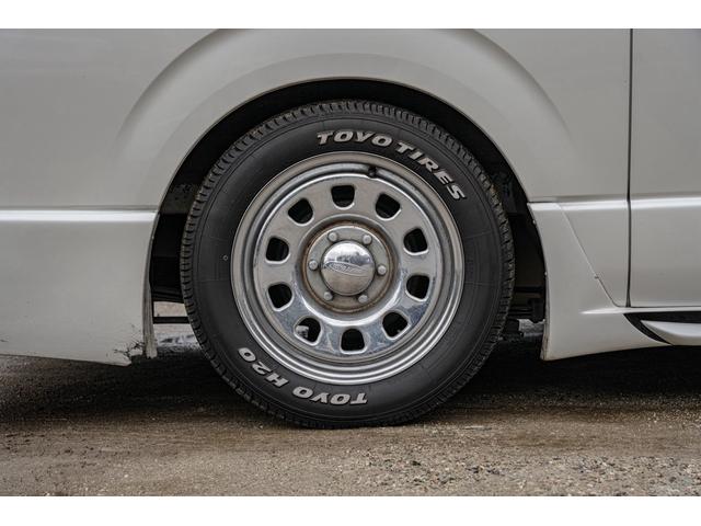 ハイエースバン スーパーＧＬ　ダークプライム　社外ナビ／フルゼク／バックカメラ／ＥＴＣ／ローダウン／エアロパーツ「フロント、リア、サイド」／デイトナホイール／ベッドキット／社外ヘッドライト／社外テールランプ／後席モニター／両側パワースライドドア（35枚目）