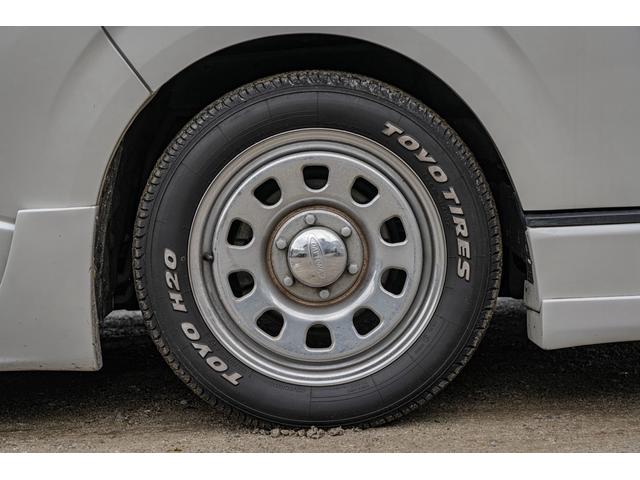 ハイエースバン スーパーＧＬ　ダークプライム　社外ナビ／フルゼク／バックカメラ／ＥＴＣ／ローダウン／エアロパーツ「フロント、リア、サイド」／デイトナホイール／ベッドキット／社外ヘッドライト／社外テールランプ／後席モニター／両側パワースライドドア（36枚目）