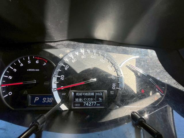 ハイエースバン スーパーＧＬ　ダークプライム　社外ナビ／フルゼク／バックカメラ／ＥＴＣ／ローダウン／エアロパーツ「フロント、リア、サイド」／デイトナホイール／ベッドキット／社外ヘッドライト／社外テールランプ／後席モニター／両側パワースライドドア（40枚目）