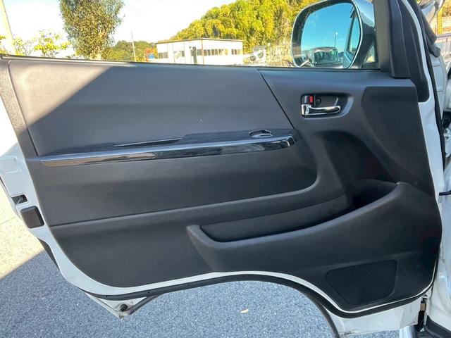 ハイエースバン スーパーＧＬ　ダークプライム　社外ナビ／フルゼク／バックカメラ／ＥＴＣ／ローダウン／エアロパーツ「フロント、リア、サイド」／デイトナホイール／ベッドキット／社外ヘッドライト／社外テールランプ／後席モニター／両側パワースライドドア（53枚目）