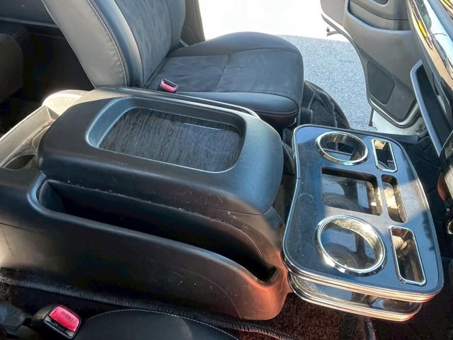 ハイエースバン スーパーＧＬ　ダークプライム　社外ナビ／フルゼク／バックカメラ／ＥＴＣ／ローダウン／エアロパーツ「フロント、リア、サイド」／デイトナホイール／ベッドキット／社外ヘッドライト／社外テールランプ／後席モニター／両側パワースライドドア（54枚目）