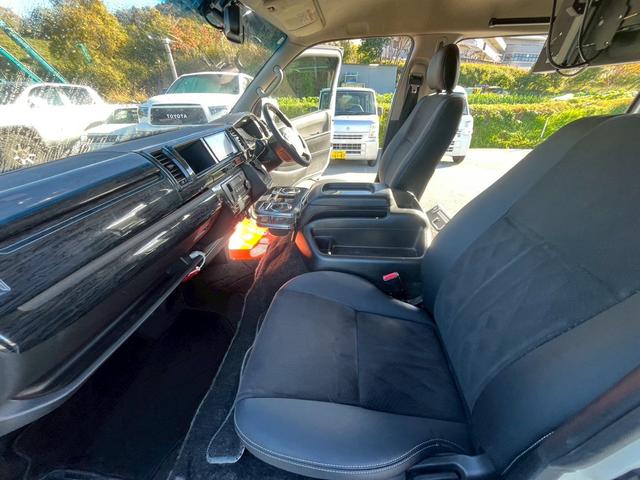 ハイエースバン スーパーＧＬ　ダークプライム　社外ナビ／フルゼク／バックカメラ／ＥＴＣ／ローダウン／エアロパーツ「フロント、リア、サイド」／デイトナホイール／ベッドキット／社外ヘッドライト／社外テールランプ／後席モニター／両側パワースライドドア（56枚目）