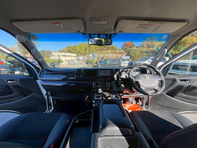 ハイエースバン スーパーＧＬ　ダークプライム　社外ナビ／フルゼク／バックカメラ／ＥＴＣ／ローダウン／エアロパーツ「フロント、リア、サイド」／デイトナホイール／ベッドキット／社外ヘッドライト／社外テールランプ／後席モニター／両側パワースライドドア（59枚目）