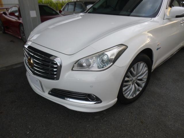シーマ ハイブリッド　ＶＩＰ　フロントスポイラー　リアトランクスポイラー　オートクルーズコントロール　車線はみだしアラート　ＶＩＰ専用シート　ＨＯＴ　ＣＯＯＬシート（3枚目）