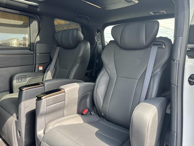 アルファード Ｚ　左右独立式ムーンルーフ　ユニバーサルステップ　デジタルインナーミラー　カラーヘッドアップディスプレイ　パーキングアシスト　ＥＴＣ２．０　フルセグＴＶ　純正１８インチアルミホイール　純正１４インチアルミ（53枚目）