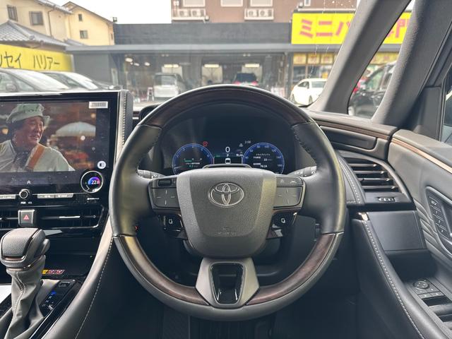 アルファード Ｚ　左右独立式ムーンルーフ　ユニバーサルステップ　デジタルインナーミラー　カラーヘッドアップディスプレイ　パーキングアシスト　ＥＴＣ２．０　フルセグＴＶ　純正１８インチアルミホイール　純正１４インチアルミ（57枚目）