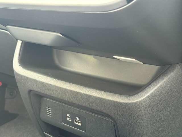 セレナ ｅ－パワー　ハイウェイスターＶ　プロパイロット　クルーズコントロール　車線中央維持　ＬＥＤヘッドライト　ハンズフリースライドドア　全方位カメラ　リヤオートエアコン　インテリジェントントルームミラー　エマージェンシーブレーキ（40枚目）