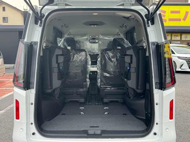 セレナ ｅ－パワー　ハイウェイスターＶ　プロパイロット　クルーズコントロール　車線中央維持　ＬＥＤヘッドライト　ハンズフリースライドドア　全方位カメラ　リヤオートエアコン　インテリジェントントルームミラー　エマージェンシーブレーキ（64枚目）