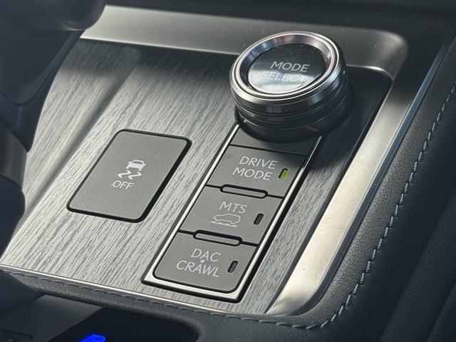 GX GX550 オーバートレイル+ マークレビンソン!電子インナーミラー!純正ドラレコ前後方!クールボックス!全周囲カメラ!メモリーシート!寒冷地仕様!ムーンルーフ!HUD!Wエアコン!クルーズコントロール!パワーバックドア!(39枚目)