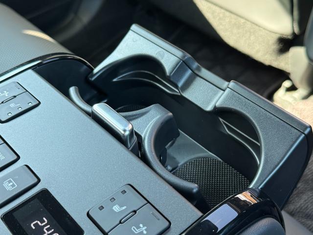 クラウンクロスオーバー ＲＳアドバンスド　純正１２．３型ＤＡ！電子インナーミラー！サンルーフ！全席シートヒーター！前席ベンチレーション！電動リアサンシェード！パノビュー！クルコン！ナビ連動ドラレコ前後！ヘッドアップディスプレイ！（52枚目）