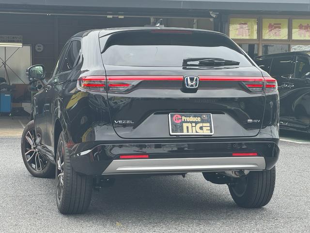 ヴェゼル e:HEV Z 純正18インチアルミホイール!クルコン!衝突軽減!シートヒーター!電動リアゲート!オートエアコン!コーナーセンサー!電動サイドブレーキ!横滑り防止機能!LEDヘッドライト!パワーウィンドウ!(17枚目)