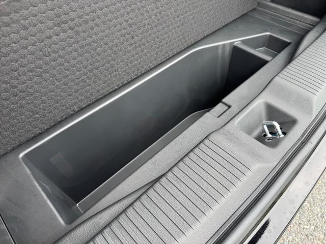 ヴェゼル e:HEV Z 純正18インチアルミホイール!クルコン!衝突軽減!シートヒーター!電動リアゲート!オートエアコン!コーナーセンサー!電動サイドブレーキ!横滑り防止機能!LEDヘッドライト!パワーウィンドウ!(53枚目)