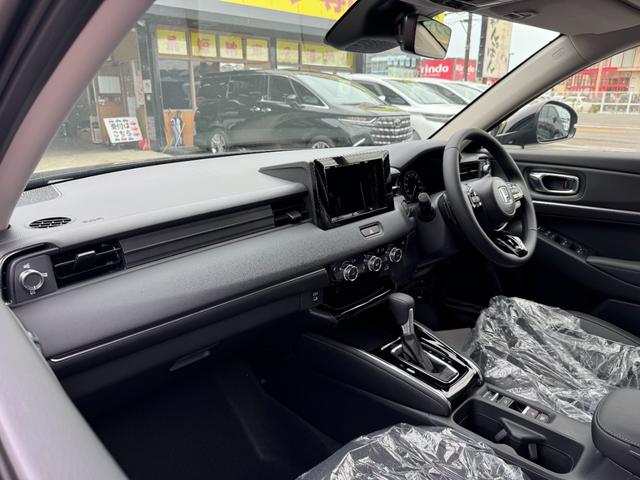 ヴェゼル e:HEV Z 純正18インチアルミホイール!クルコン!衝突軽減!シートヒーター!電動リアゲート!オートエアコン!コーナーセンサー!電動サイドブレーキ!横滑り防止機能!LEDヘッドライト!パワーウィンドウ!(57枚目)