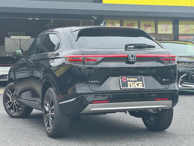 ヴェゼル e:HEV Z 純正18インチアルミホイール!クルコン!衝突軽減!シートヒーター!電動リアゲート!オートエアコン!コーナーセンサー!電動サイドブレーキ!横滑り防止機能!LEDヘッドライト!パワーウィンドウ!(65枚目)