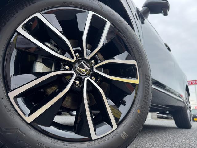 ヴェゼル e:HEV Z 純正18インチアルミホイール!クルコン!衝突軽減!シートヒーター!電動リアゲート!オートエアコン!コーナーセンサー!電動サイドブレーキ!横滑り防止機能!LEDヘッドライト!パワーウィンドウ!(71枚目)