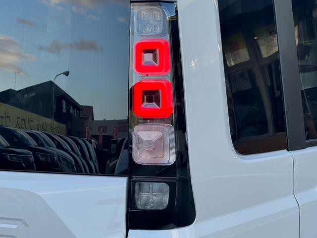デリカミニ T プレミアム パノラマビュー!シートヒーター!ステアリングヒーター!クルーズコントロール!両側電動スライドドア!オートエアコン!リアサーキュレーター!電動パーキング!シートバックテーブル!(18枚目)