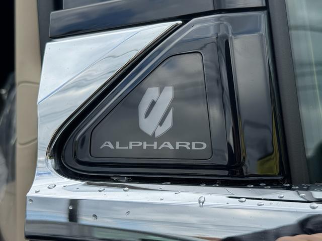 アルファードハイブリッド エグゼクティブラウンジ　ＪＢＬサウンド！ユニバーサルステップ！ムーンルーフ！電子ミラー！ＨＵＤ！パノビュー！ＣＤ・ＤＶＤデッキ！後席モニター！サイドエンブレムイルミ！イルミネーションセット！２列目電動シート！ベージュシート！（17枚目）