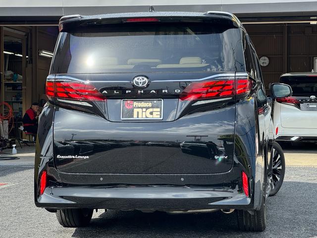 アルファードハイブリッド エグゼクティブラウンジ　ＪＢＬサウンド！ユニバーサルステップ！ムーンルーフ！電子ミラー！ＨＵＤ！パノビュー！ＣＤ・ＤＶＤデッキ！後席モニター！サイドエンブレムイルミ！イルミネーションセット！２列目電動シート！ベージュシート！（23枚目）