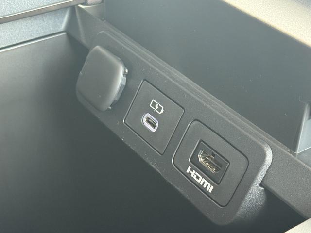 アルファードハイブリッド エグゼクティブラウンジ　ＪＢＬサウンド！ユニバーサルステップ！ムーンルーフ！電子ミラー！ＨＵＤ！パノビュー！ＣＤ・ＤＶＤデッキ！後席モニター！サイドエンブレムイルミ！イルミネーションセット！２列目電動シート！ベージュシート！（41枚目）