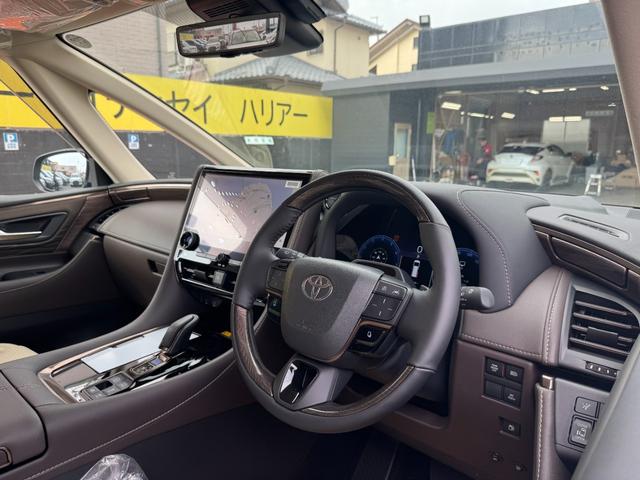 アルファードハイブリッド エグゼクティブラウンジ　ＪＢＬサウンド！ユニバーサルステップ！ムーンルーフ！電子ミラー！ＨＵＤ！パノビュー！ＣＤ・ＤＶＤデッキ！後席モニター！サイドエンブレムイルミ！イルミネーションセット！２列目電動シート！ベージュシート！（42枚目）