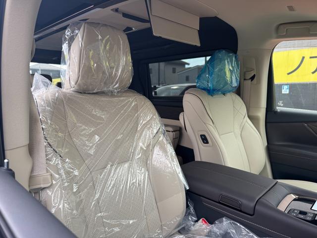 アルファードハイブリッド エグゼクティブラウンジ　ＪＢＬサウンド！ユニバーサルステップ！ムーンルーフ！電子ミラー！ＨＵＤ！パノビュー！ＣＤ・ＤＶＤデッキ！後席モニター！サイドエンブレムイルミ！イルミネーションセット！２列目電動シート！ベージュシート！（43枚目）