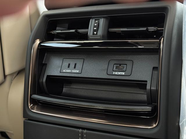 アルファードハイブリッド エグゼクティブラウンジ　ＪＢＬサウンド！ユニバーサルステップ！ムーンルーフ！電子ミラー！ＨＵＤ！パノビュー！ＣＤ・ＤＶＤデッキ！後席モニター！サイドエンブレムイルミ！イルミネーションセット！２列目電動シート！ベージュシート！（51枚目）