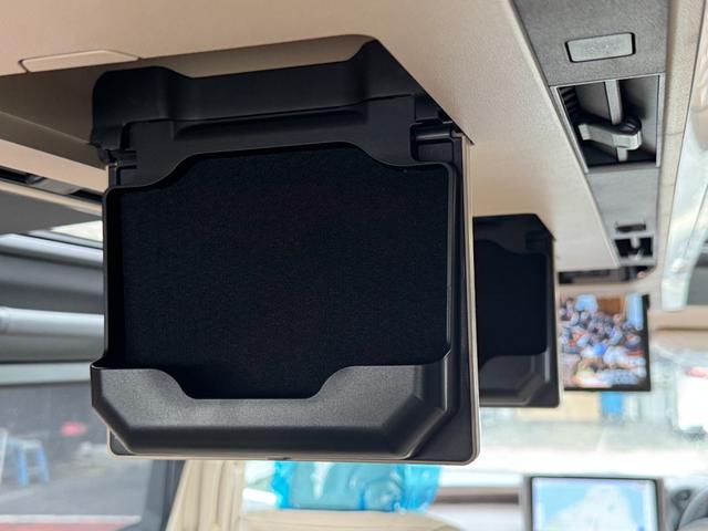 アルファードハイブリッド エグゼクティブラウンジ　ＪＢＬサウンド！ユニバーサルステップ！ムーンルーフ！電子ミラー！ＨＵＤ！パノビュー！ＣＤ・ＤＶＤデッキ！後席モニター！サイドエンブレムイルミ！イルミネーションセット！２列目電動シート！ベージュシート！（55枚目）