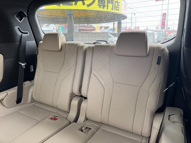 アルファードハイブリッド エグゼクティブラウンジ　ＪＢＬサウンド！ユニバーサルステップ！ムーンルーフ！電子ミラー！ＨＵＤ！パノビュー！ＣＤ・ＤＶＤデッキ！後席モニター！サイドエンブレムイルミ！イルミネーションセット！２列目電動シート！ベージュシート！（61枚目）