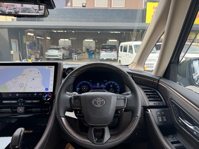 アルファードハイブリッド エグゼクティブラウンジ　ＪＢＬサウンド！ユニバーサルステップ！ムーンルーフ！電子ミラー！ＨＵＤ！パノビュー！ＣＤ・ＤＶＤデッキ！後席モニター！サイドエンブレムイルミ！イルミネーションセット！２列目電動シート！ベージュシート！（67枚目）