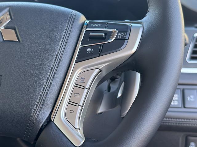 デリカＤ：５ ブラックエディション　純正１８インチアルミホイール！クルーズコントロール！オートライト！ミッションモード！パドルシフト！両側電動スライドドア！電動リアゲート！ステアリングヒーター！（26枚目）